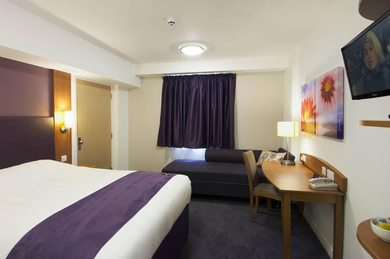 Premier Inn Premier Inn Southend Airport Exterior foto
